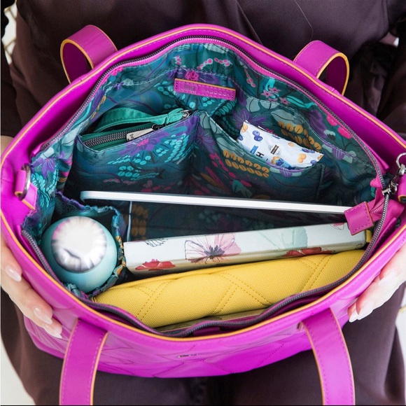 LUG Paddock Satin Luxe VL Tote NWT - Picture 14 of 16